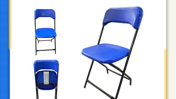 Silla plegable reforzada con asiento y respaldo en plástico azul